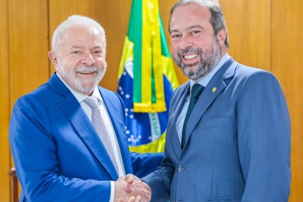 [Lula é intransigente a alta de tarifa de Itaipu pedida por Paraguai, diz ministro]
