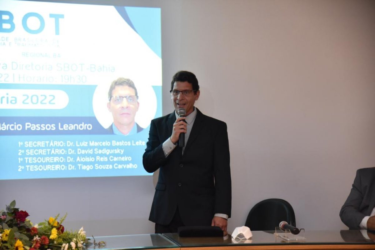 [Dr. Marcio P. Leandro toma posse como presidente da SBOT -BA (gestão 2022)]