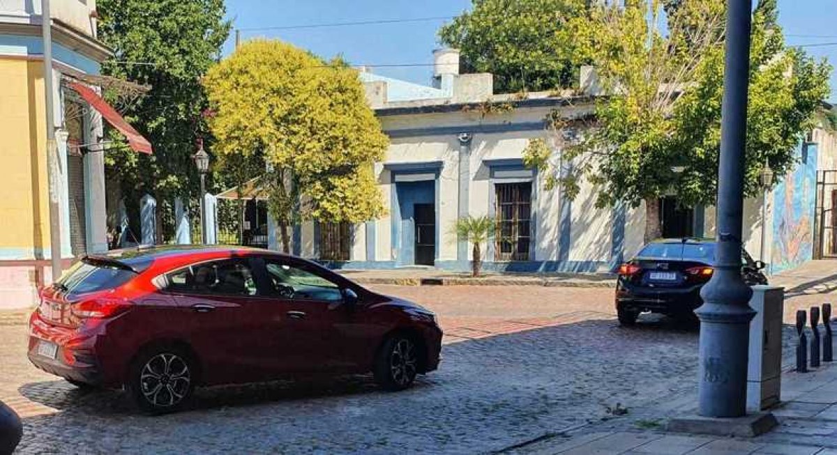 [Chevrolet Cruze RS é flagrado na Argentina dias antes do lançamento ]