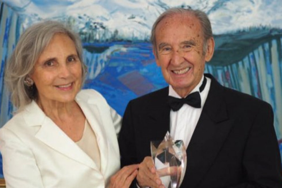 [Nicolás Catena Zapata, “pai da Malbec”, recebe o prêmio Lifetime Achievement da Wine Enthusiast, sendo o primeiro vinicultor sul-americano a conquistá-lo   ]