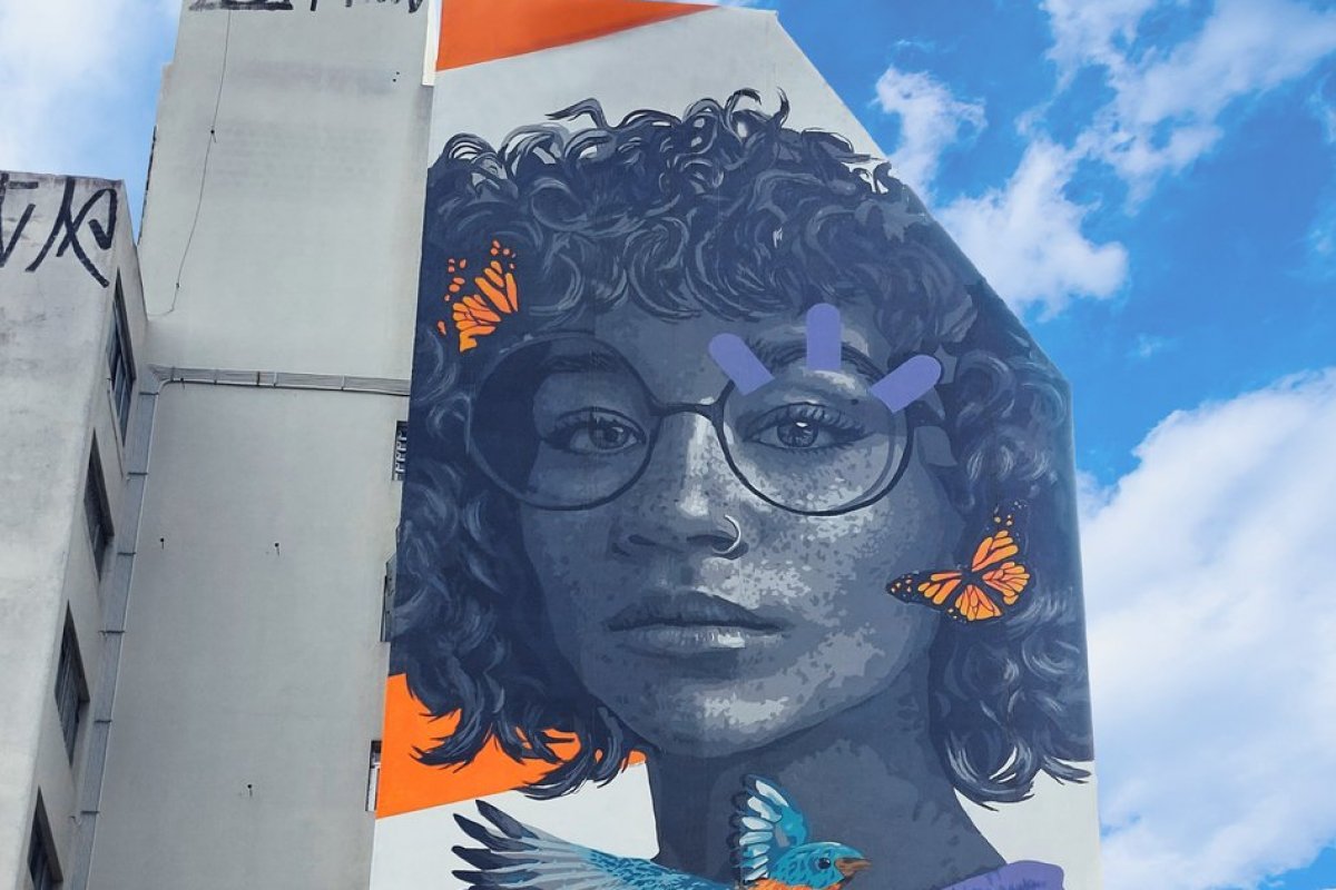 [Mural de 240 metros quadrados em São Paulo inaugura marco do movimento 'Estuda que Muda'  ]