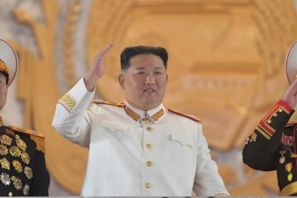 [Kim Jong Un promete ampliar arsenal nuclear da Coreia do Norte]
