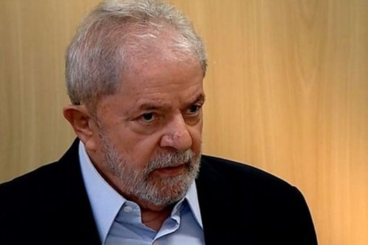 [Lula é acusado de ser um dos mandantes da morte de Celso Daniel]