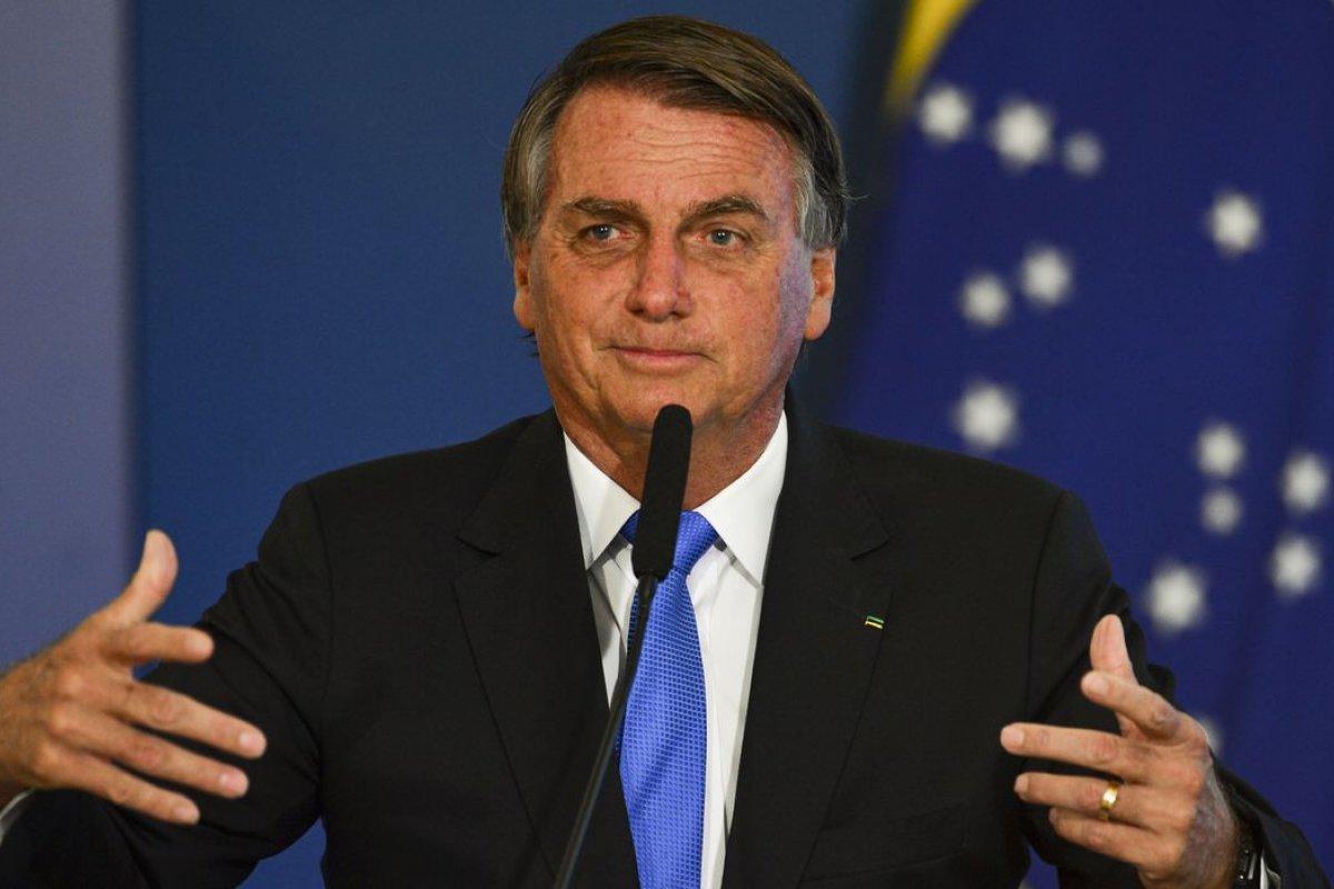 [Eleições: Bolsonaro diz que sugestões das Forças Armadas não serão jogadas no lixo]
