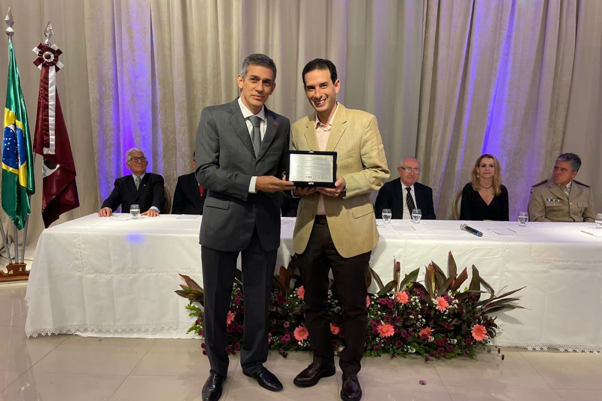 [Leo Prates recebe homenagem do Conselho Regional de Odontologia por trabalho na Saúde! ]