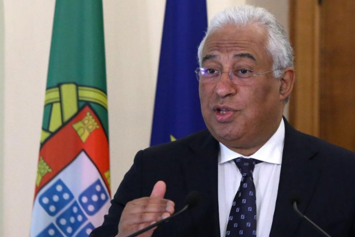 [Primeiro-ministro de Portugal adota medidas para aumentar economia]