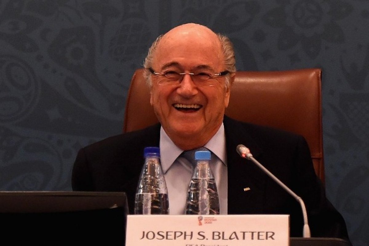 [Joseph Blatter diz que pagamento de Platini foi 'acordo']