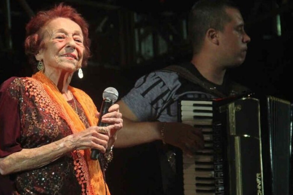 [Dama do Rasqueado, cantora Delinha morre aos 85 anos em Campo Grande]