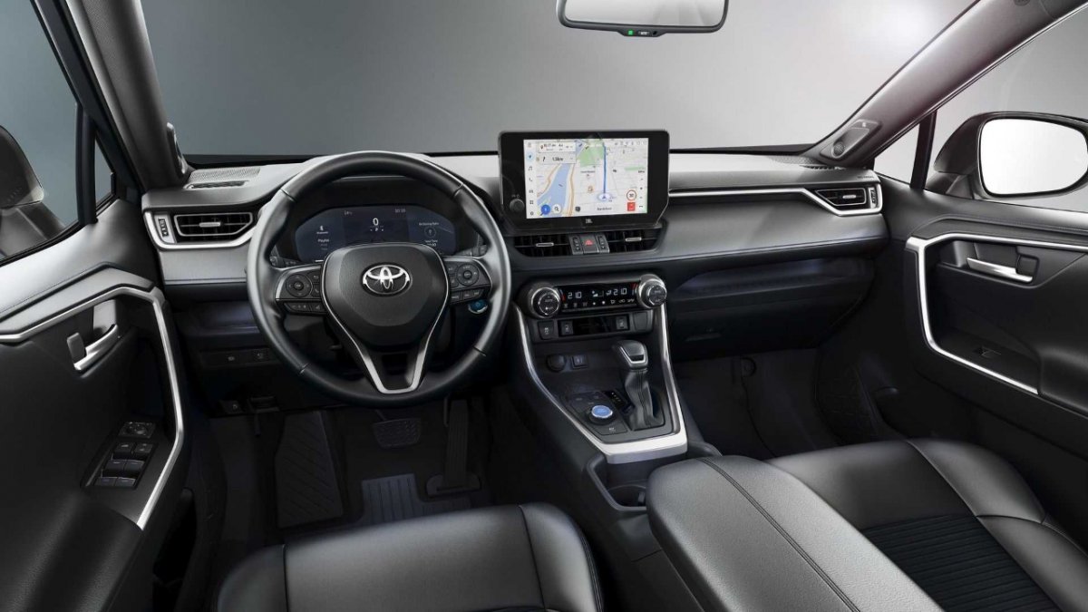 [Toyota RAV4 é atualizado com painel digital e nova multimídia ]