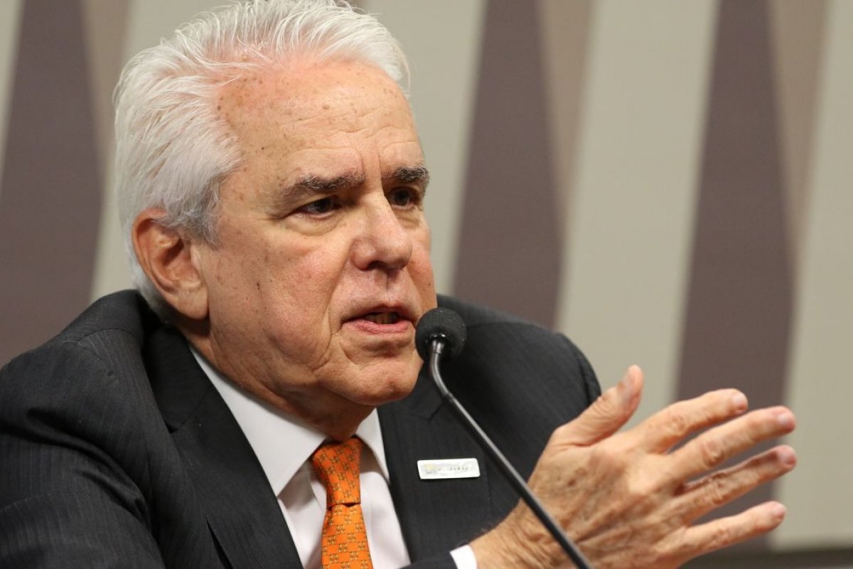 [Ex-presidente da Petrobras diz que celular tinha áudios que incriminam Bolsonaro]