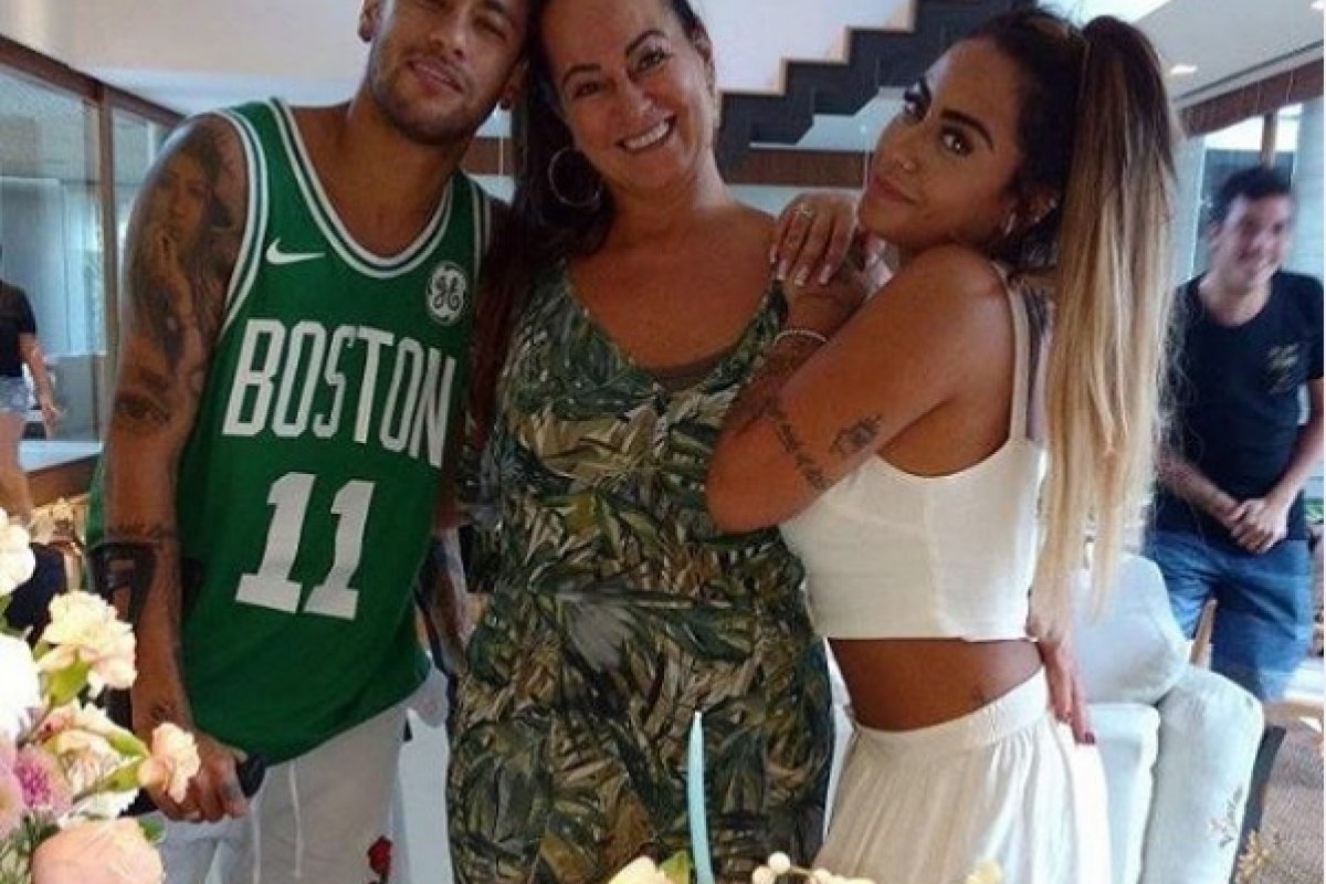 [Caso Neymar: mãe e irmã se posicionam e defendem jogador]