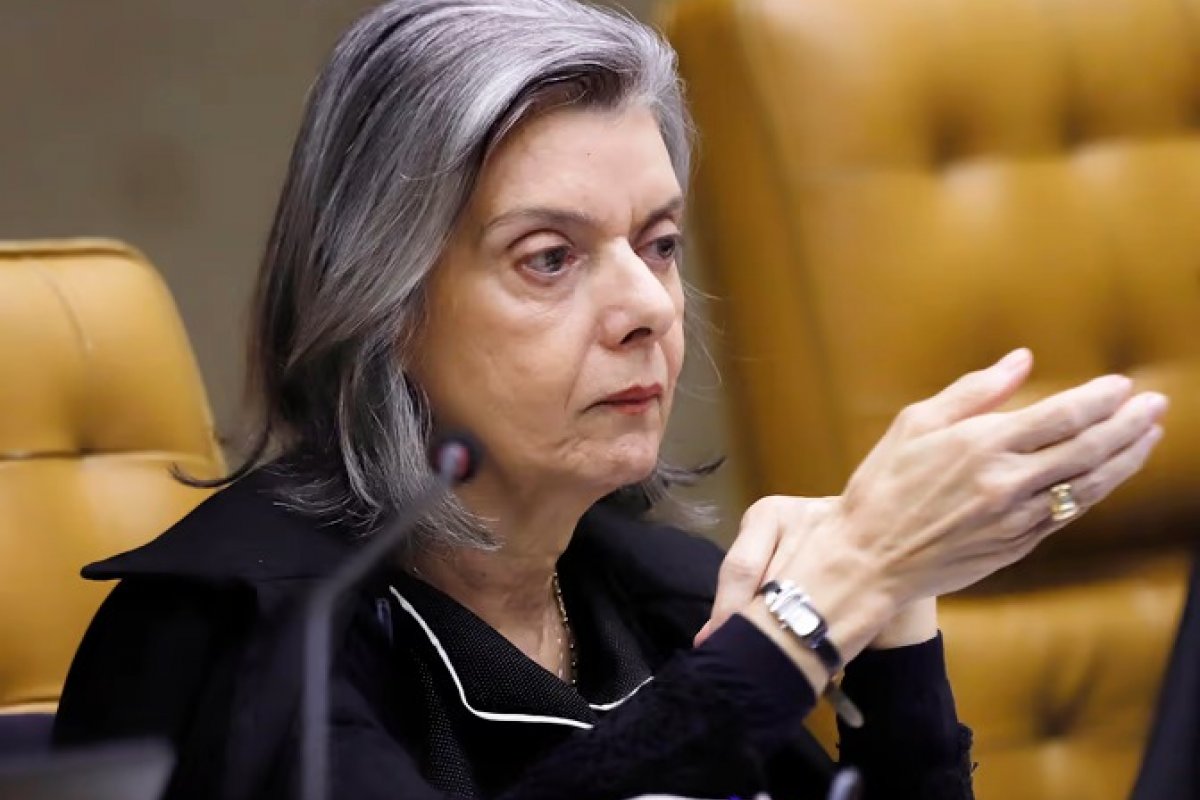 [Cármen Lúcia manda PGR se manifestar em pedido para investigar Bolsonaro]