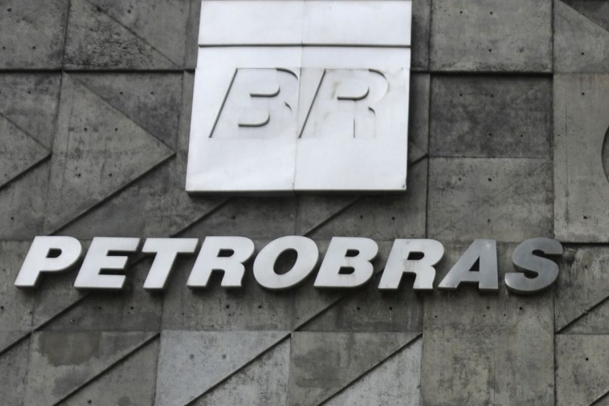 [Novo comando na Petrobras não trará mudança na política de preços, diz presidente da Abicom]