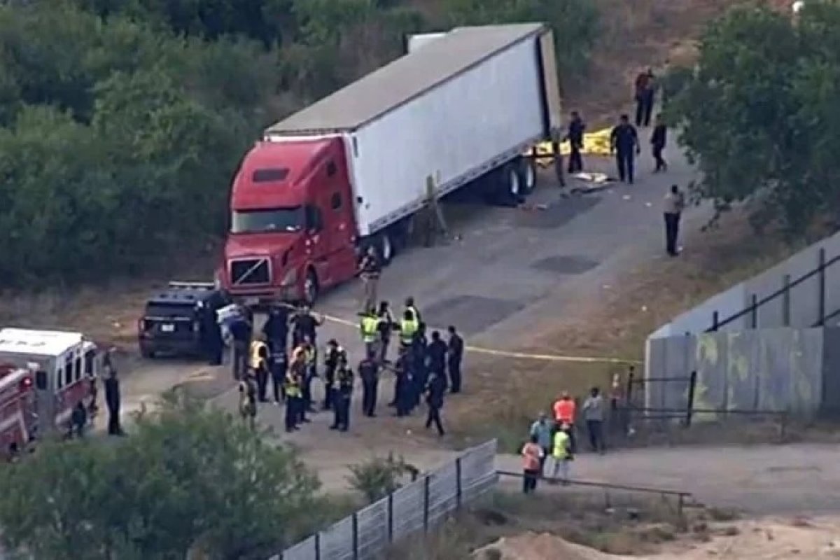 [Mais de 40 pessoas são encontradas mortas dentro de caminhão nos EUA]