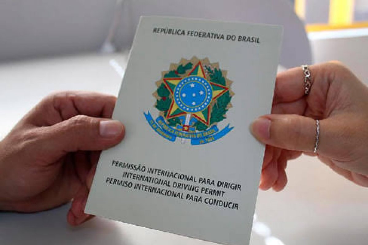 [Brasil consolida normas que tratam do modelo da Permissão Internacional para Dirigir]