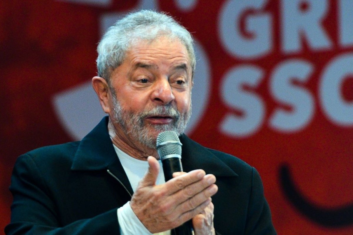 [Lula diz que Bolsonaro ficou 
