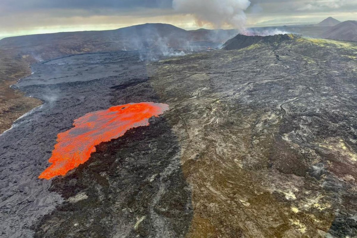 [Brasileiros se preparam para ver vulcão em erupção na Islândia! ]