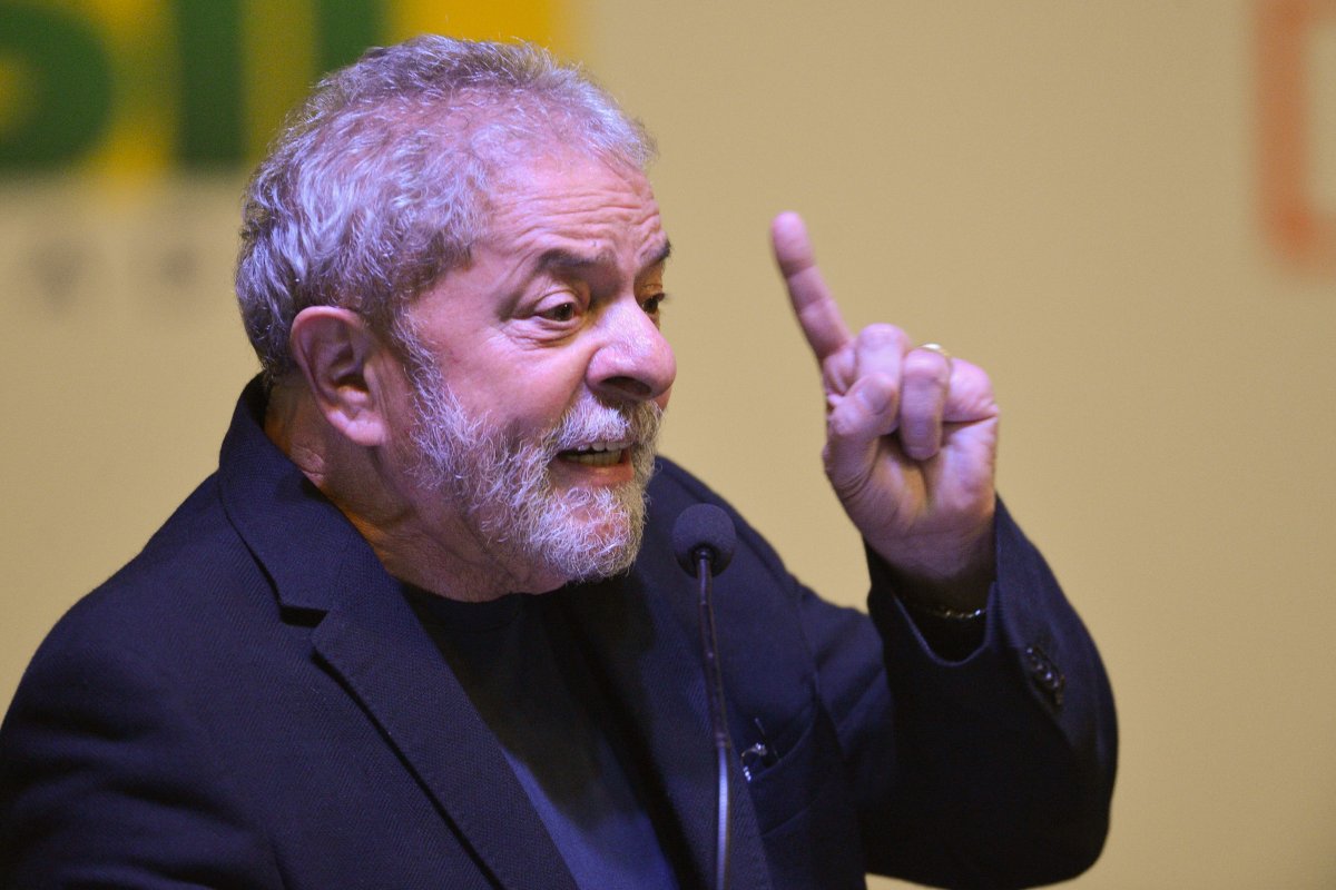 [Lula pede indenização de R$ 50 mil contra assessor parlamentar do PSL]