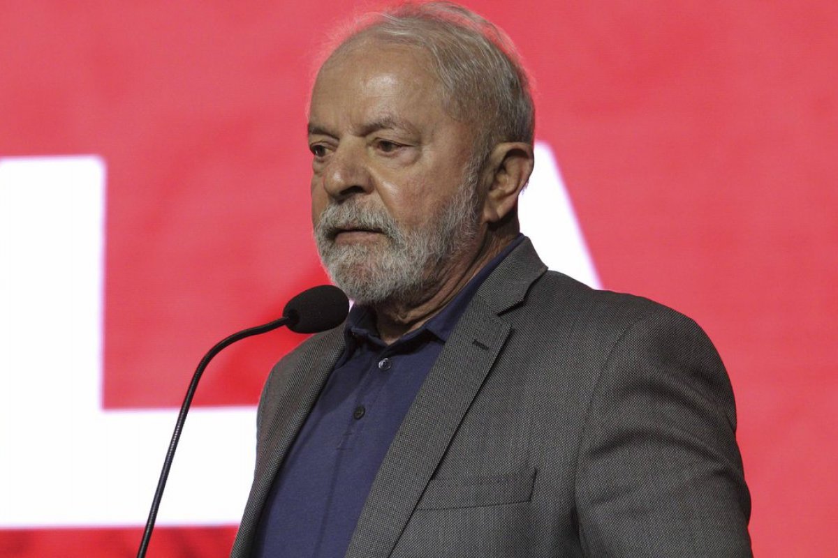 [PT esconde esquema final de governo; Lula diz que 'não precisa fazer promessas']
