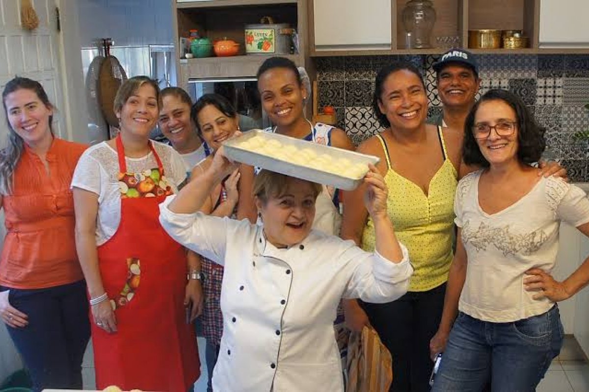 [Elibia Portela anuncia aulas online e presencial para ensinar o famoso Pãozinho Delícia da Bahia!]