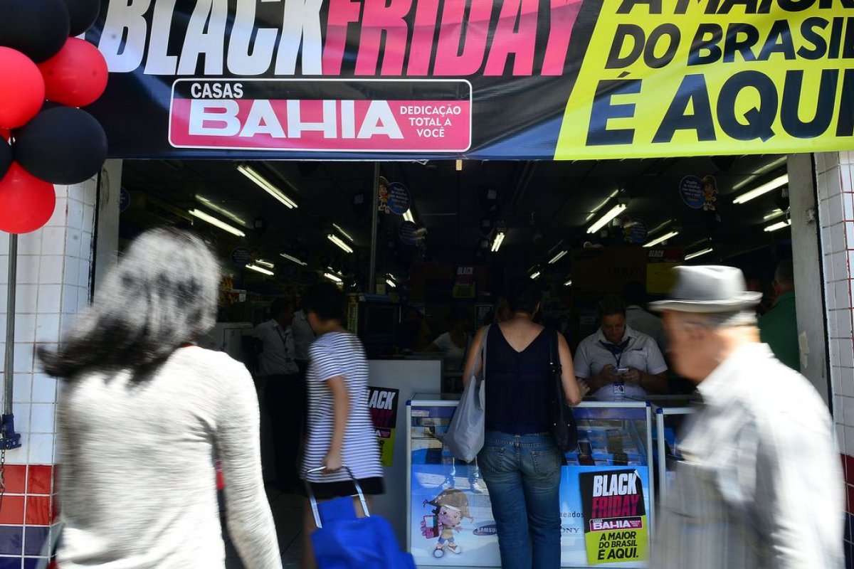 [Vendas do comércio físico crescem apenas 0,6% em semana de Black Friday no Brasil]