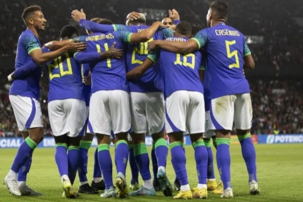 [Seleção Brasileira vai usar azul em jogo contra Camarões na sexta-feira (2)]