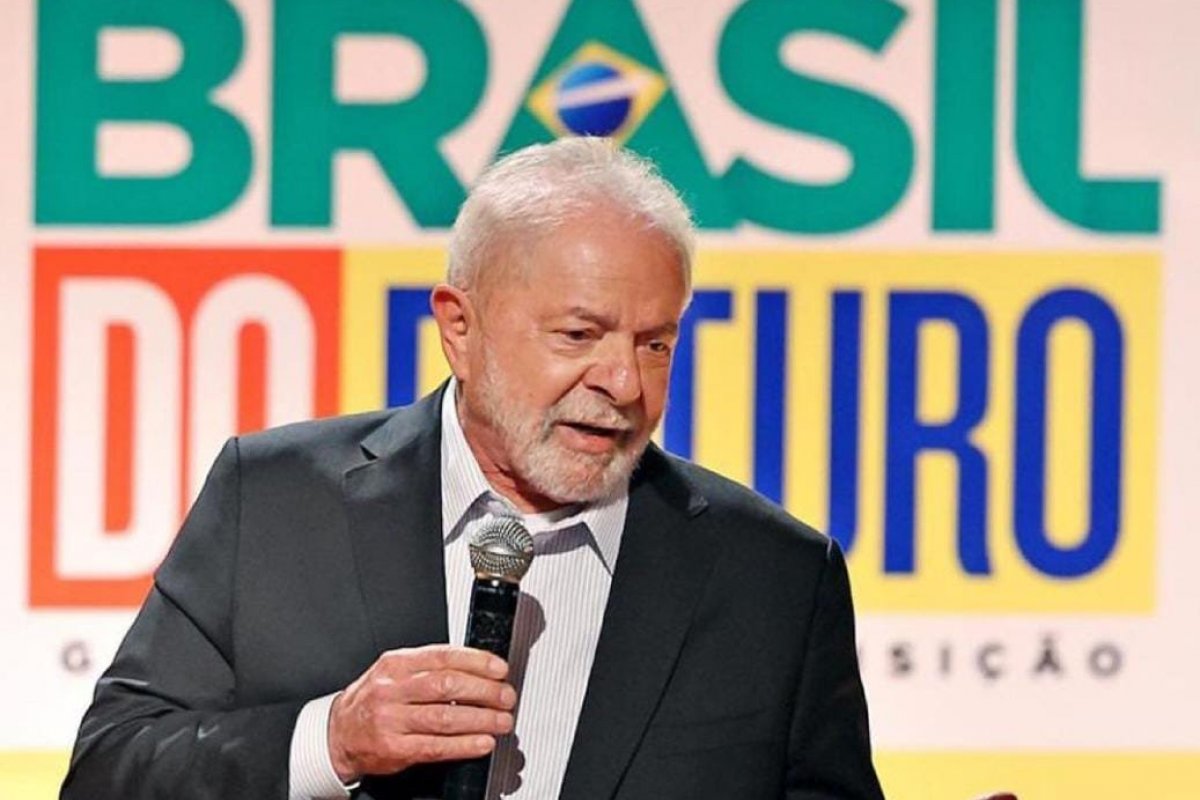 [Lula pode ser diplomado no dia 12 de dezembro, diz jornal]