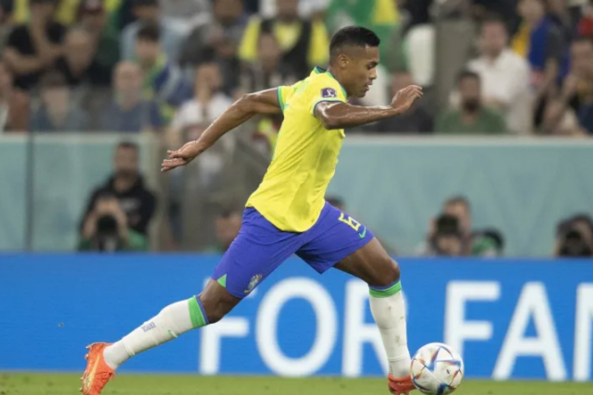 [Copa do Mundo: Alex Sandro está fora da partida do Brasil contra Camarões]