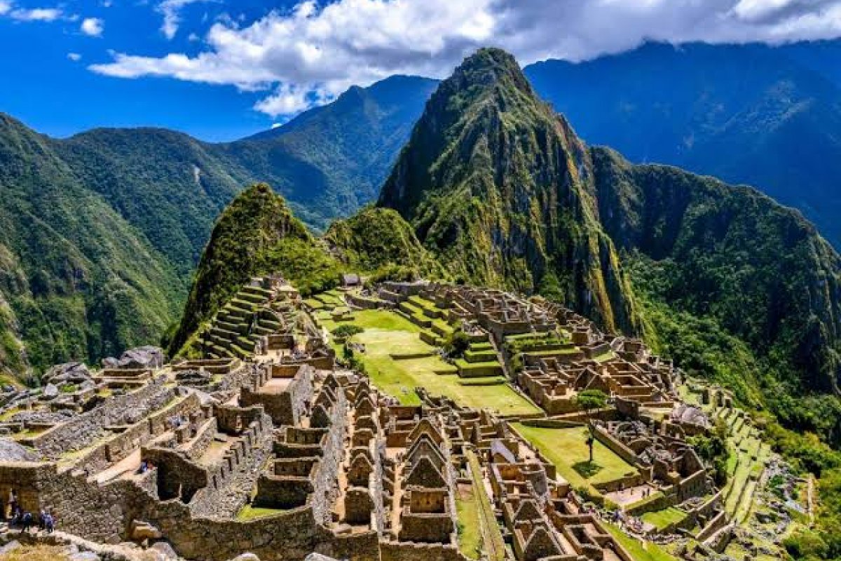 [Machu Picchu atrai visitantes do mundo inteiro, porém, está fechada por tempo indeterminado! ]