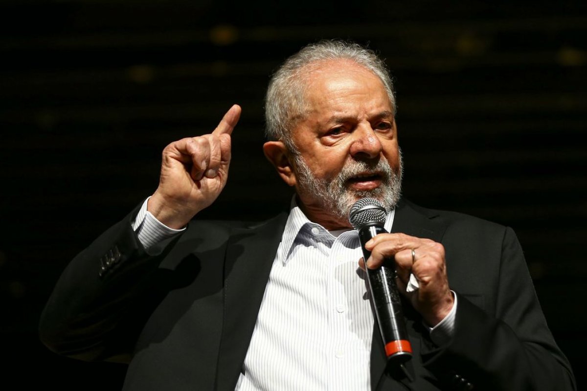 [Lula nomeia 122 militares para cargos no GSI após demissões]