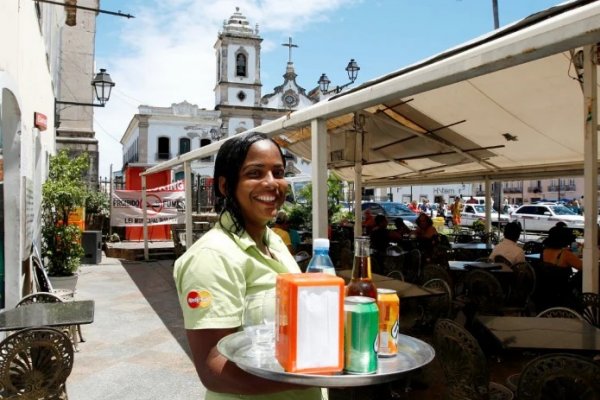 [Turismo avança no 3° trimestre e gera mais de 3 mil novos empregos na Bahia, diz pesquisa]