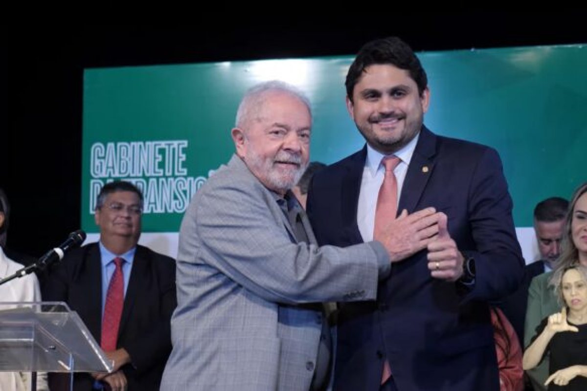 [Ministro das Comunicações do governo Lula beneficiou fazenda própria com orçamento secreto, aponta jornal]