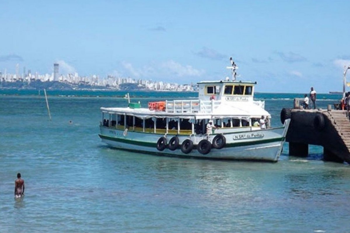 [Travessia Salvador-Mar Grande registra embarque tranquilo nesta terça-feira (31) ]