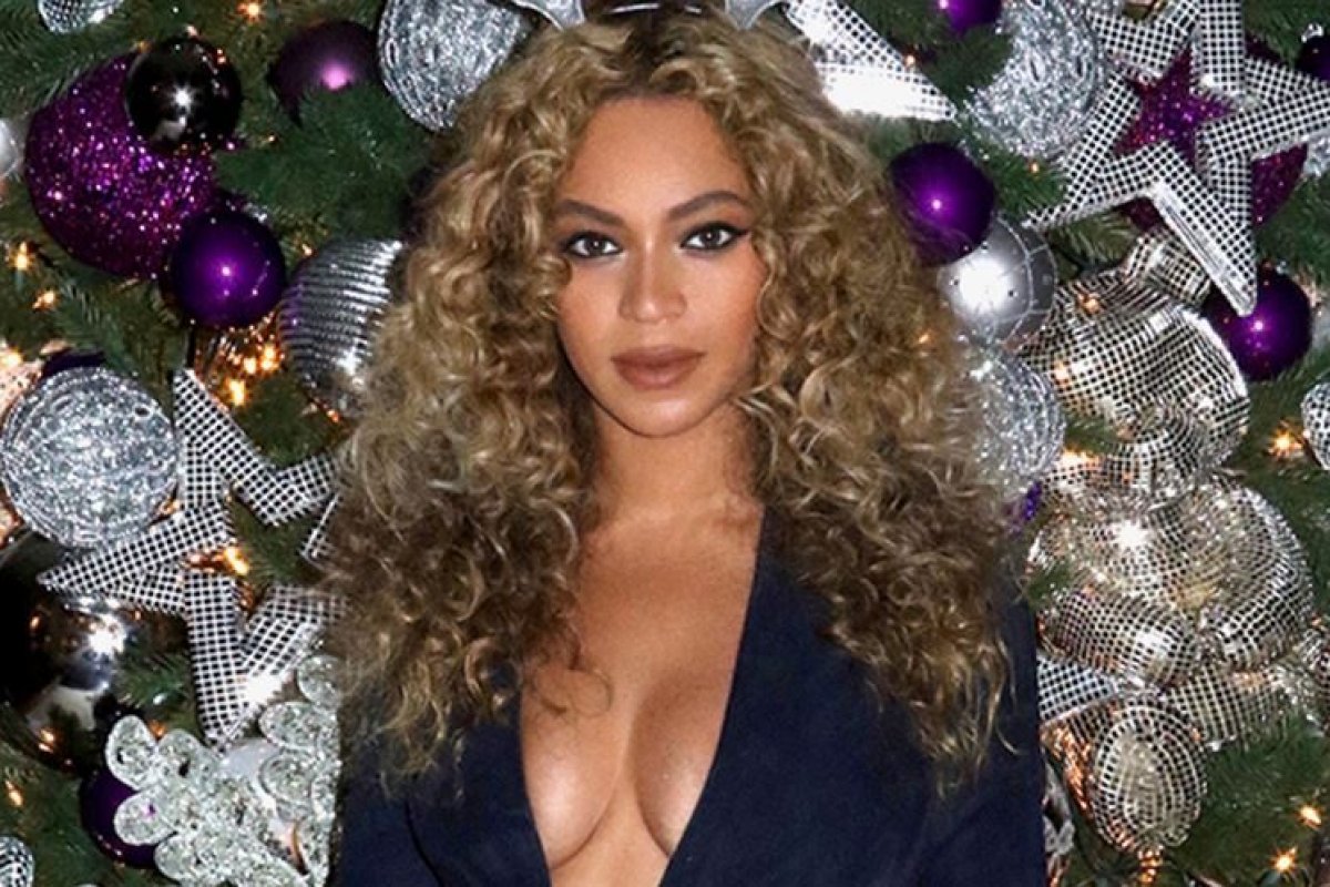 [Beyoncé lança coleção de roupas especiais para o Natal ]