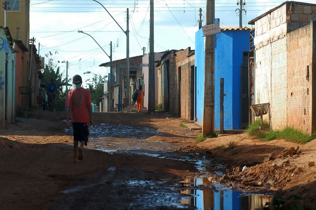[Quase 11 milhões de jovens estão em situação de extrema pobreza no Brasil]