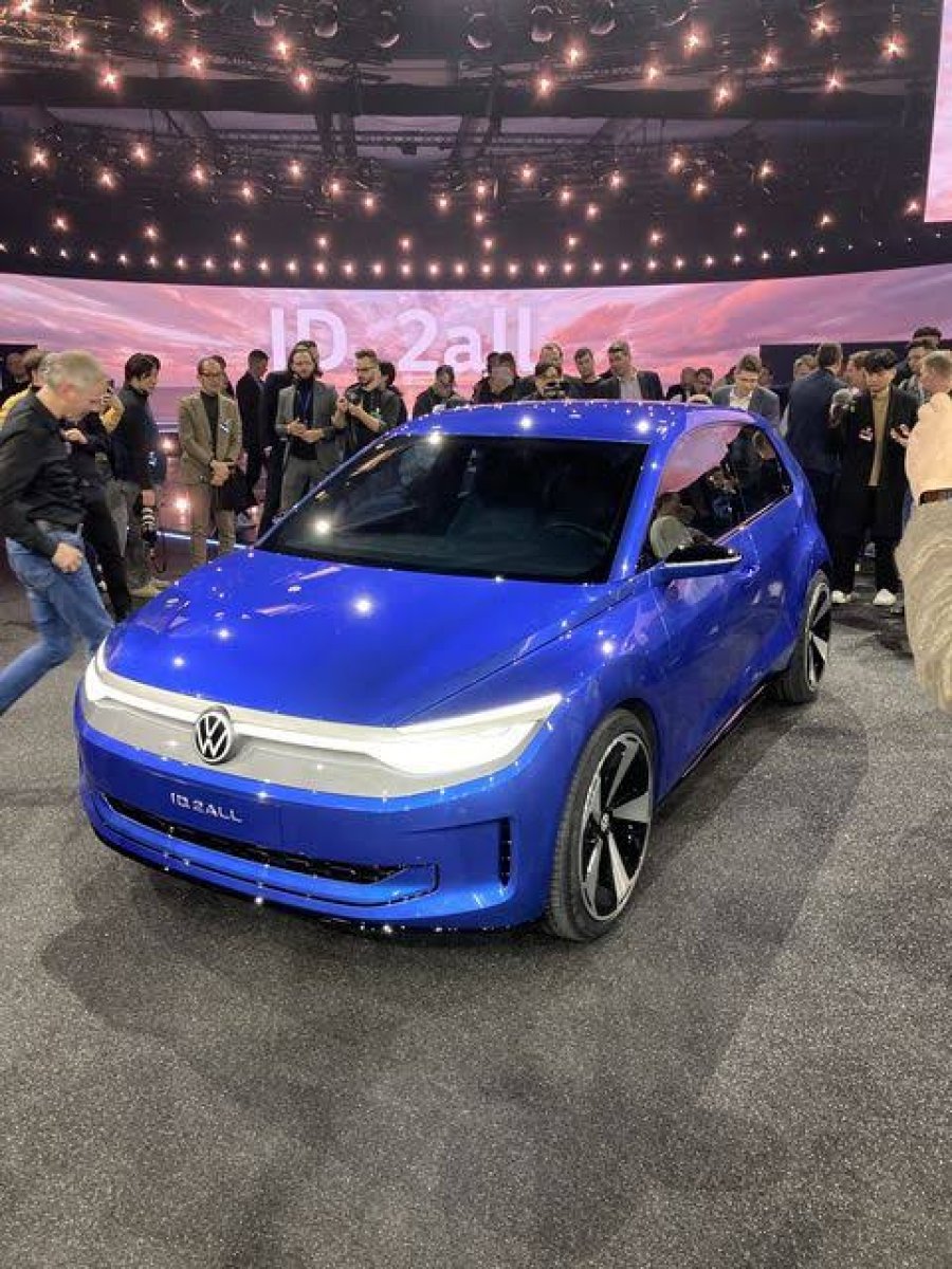 [ID.2ALL: Volkswagen mostra substituto do Golf com motor eletrico]