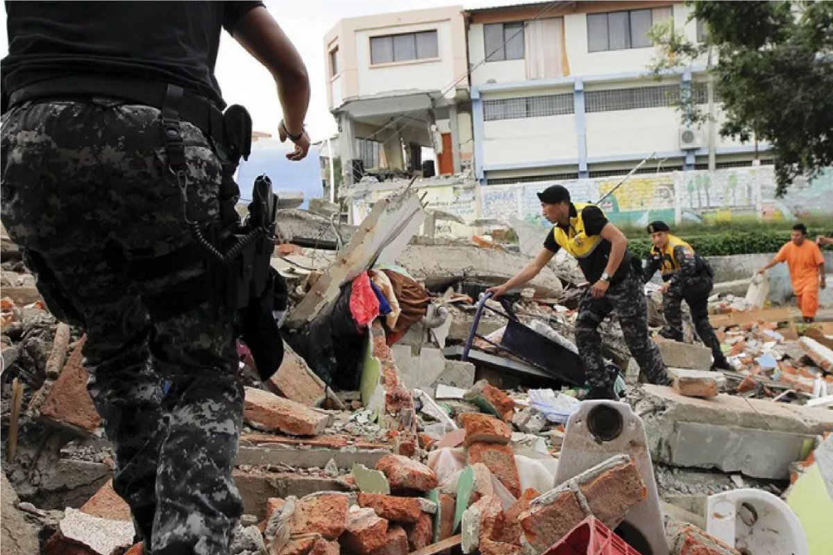 [Terremoto atinge Equador, Peru, Chile e México e deixa ao menos 14 mortos]