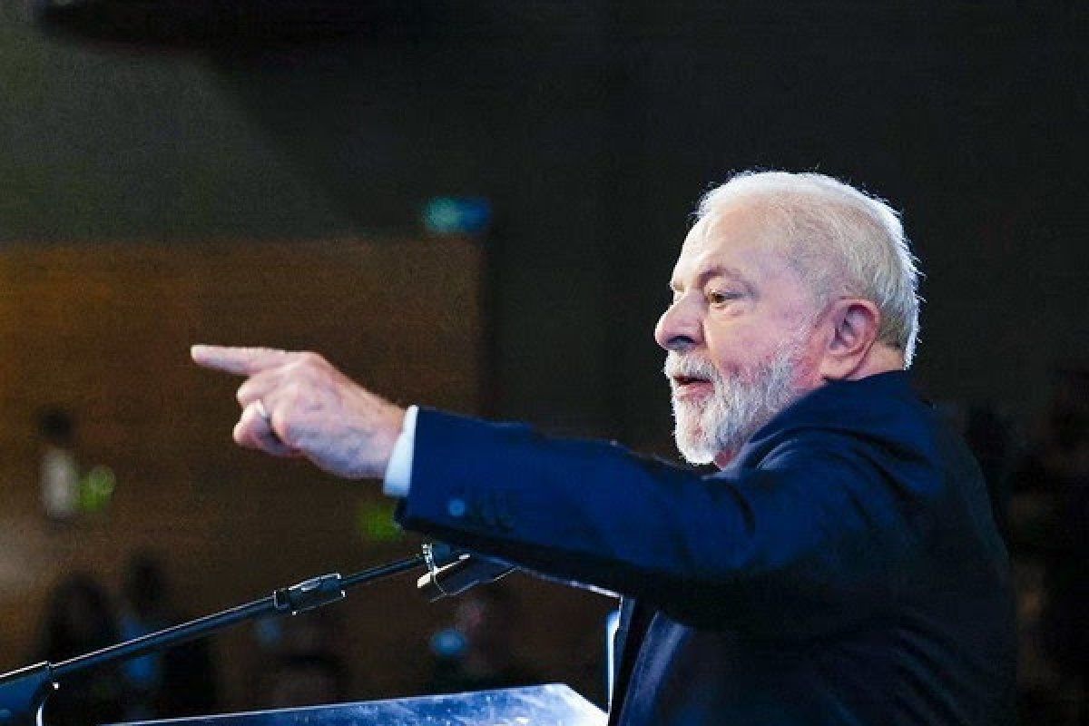 [Lula diz que não pretende ceder às pressões para indicar uma mulher ao STF]