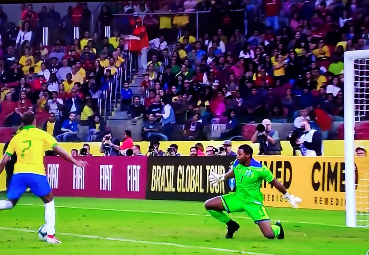 [Brasil goleia Honduras em último amistoso antes da estreia na Copa América ]