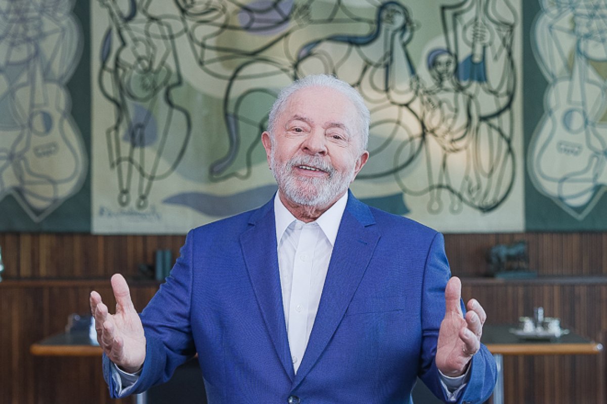 [Presidente Lula afirma que Banco dos Brics avalia ajudar a Argentina]