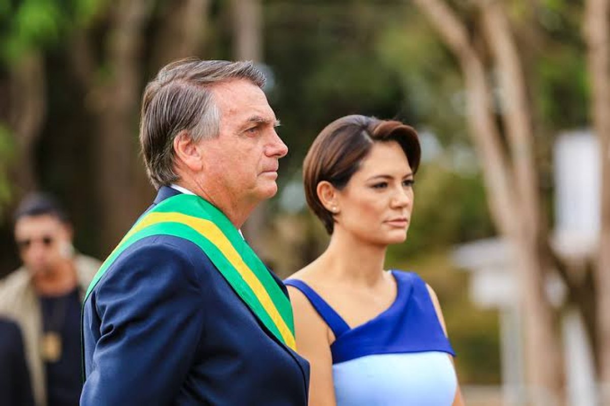 [Michelle Bolsonaro diz não saber motivo de sua família ser alvo de operação da PF]