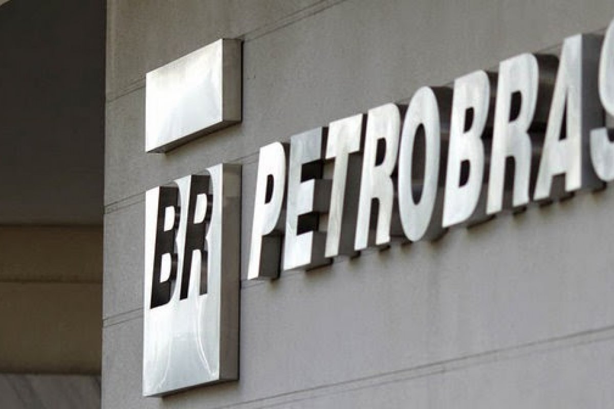 [TST determina devolução de valores bloqueados em contas de entidades sindicais da Petrobras ]