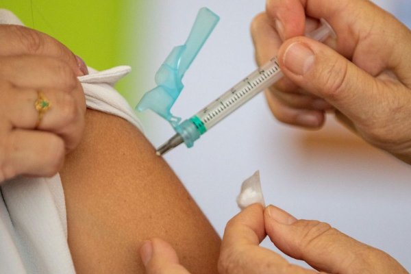 [Vacinação contra Covid-19 e gripe segue nesta quarta-feira (31) em Salvador]
