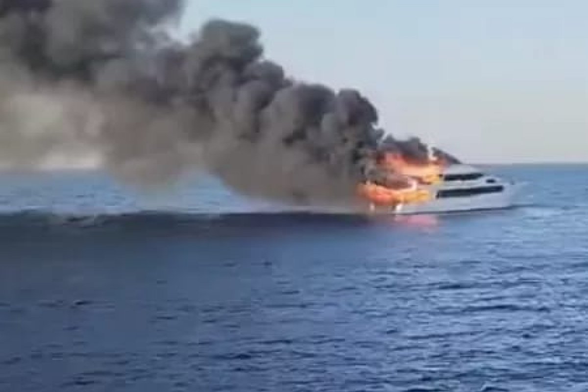 [Três turistas desaparecem após incêndio em iate no Egito]