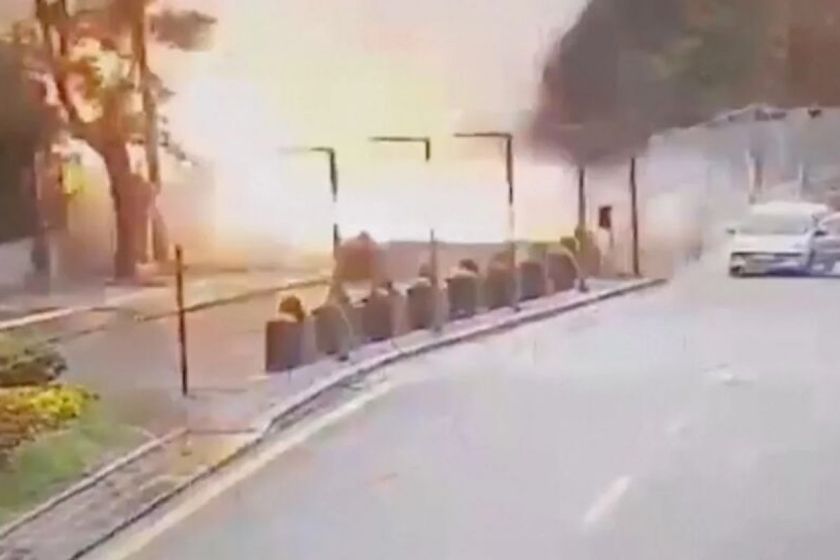[Vídeo: Sede de governo da Turquia é alvo de atentado a bomba]