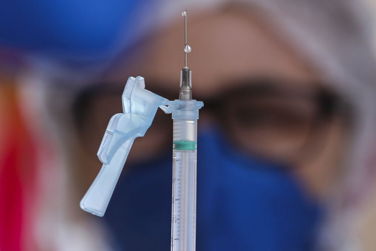 [Brasil acumulou prejuízo de R$ 1,2 bi com vacinas vencidas durante a pandemia de covid-19]
