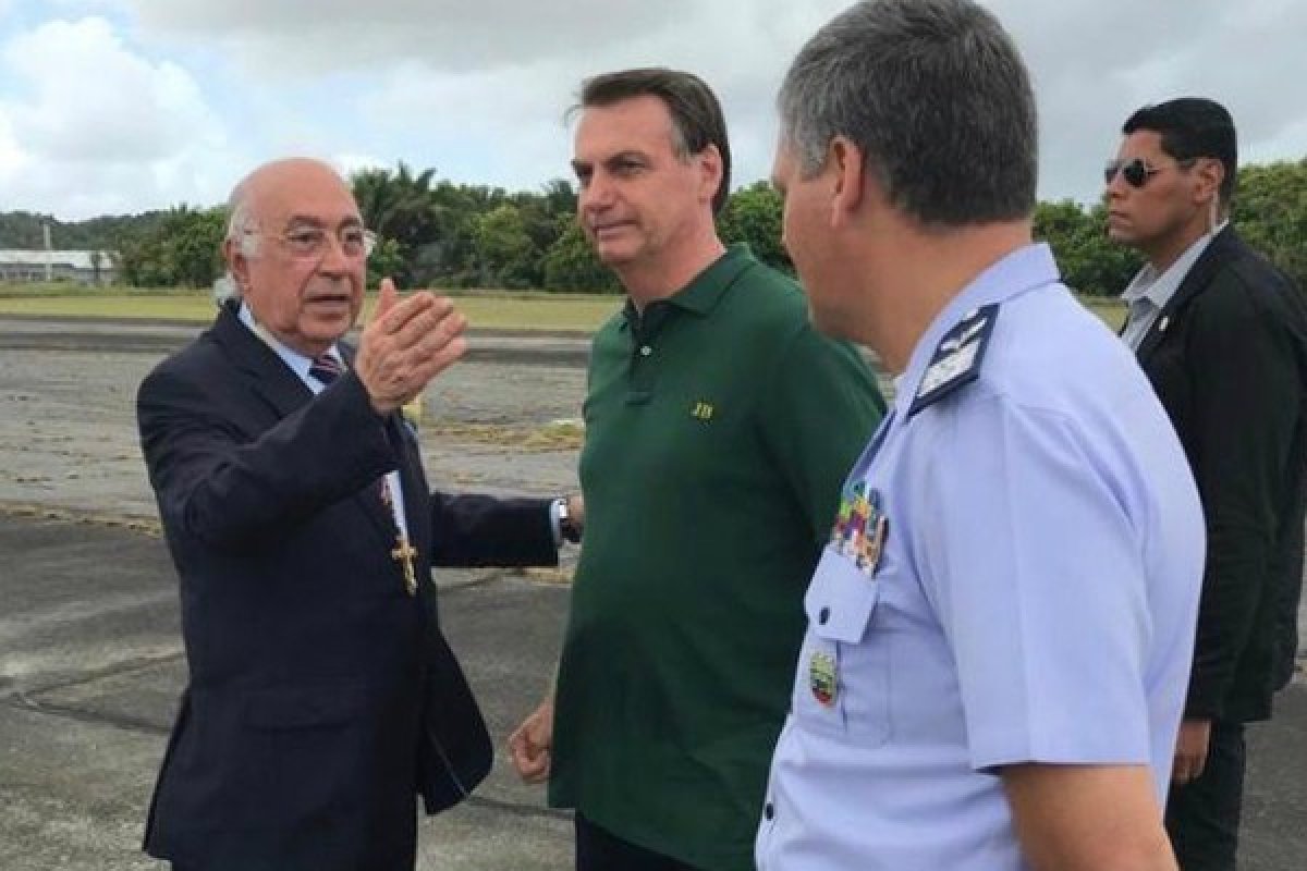 [Bolsonaro deixa Base Naval e segue para Brasília onde vai passar Ano Novo ]