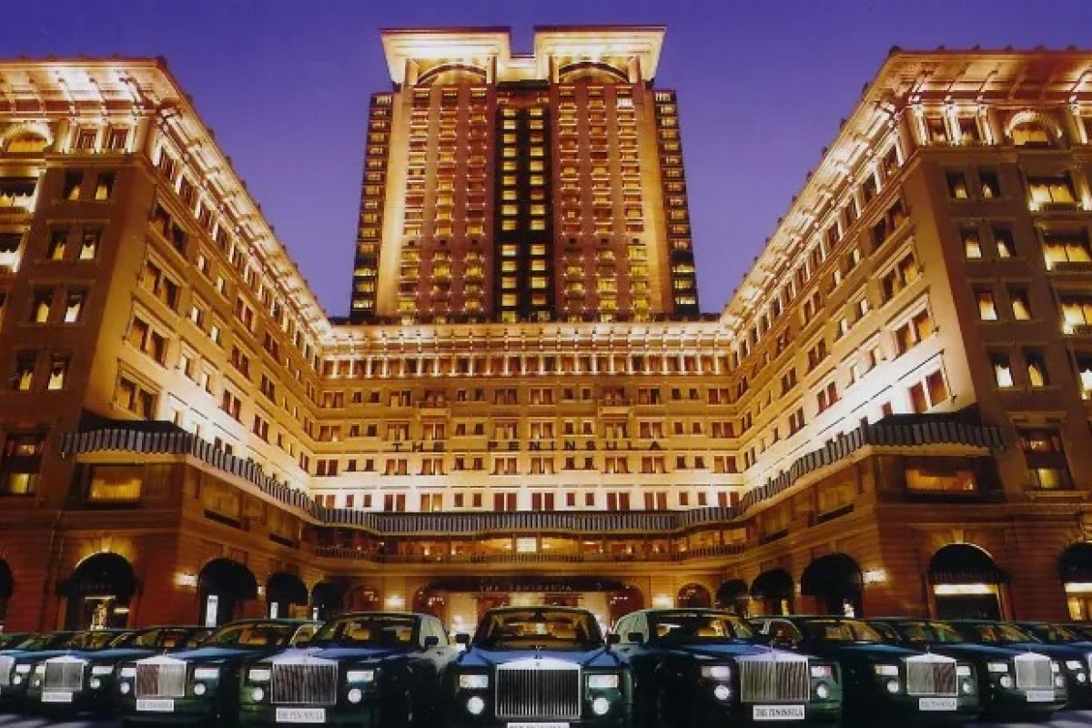 [The Peninsula Hong Kong é eleito o melhor hotel da Ásia em 2023 ]