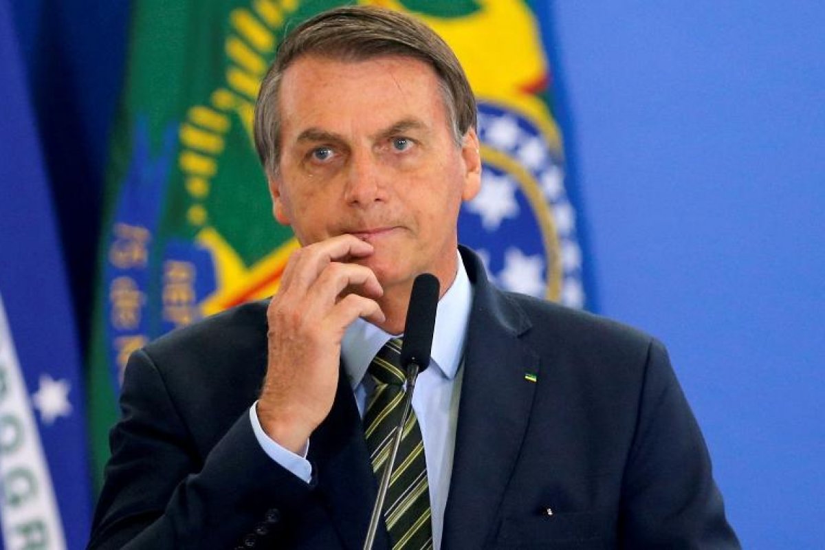[Bolsonaro diz que tomará providência caso preço do petróleo dispare ]