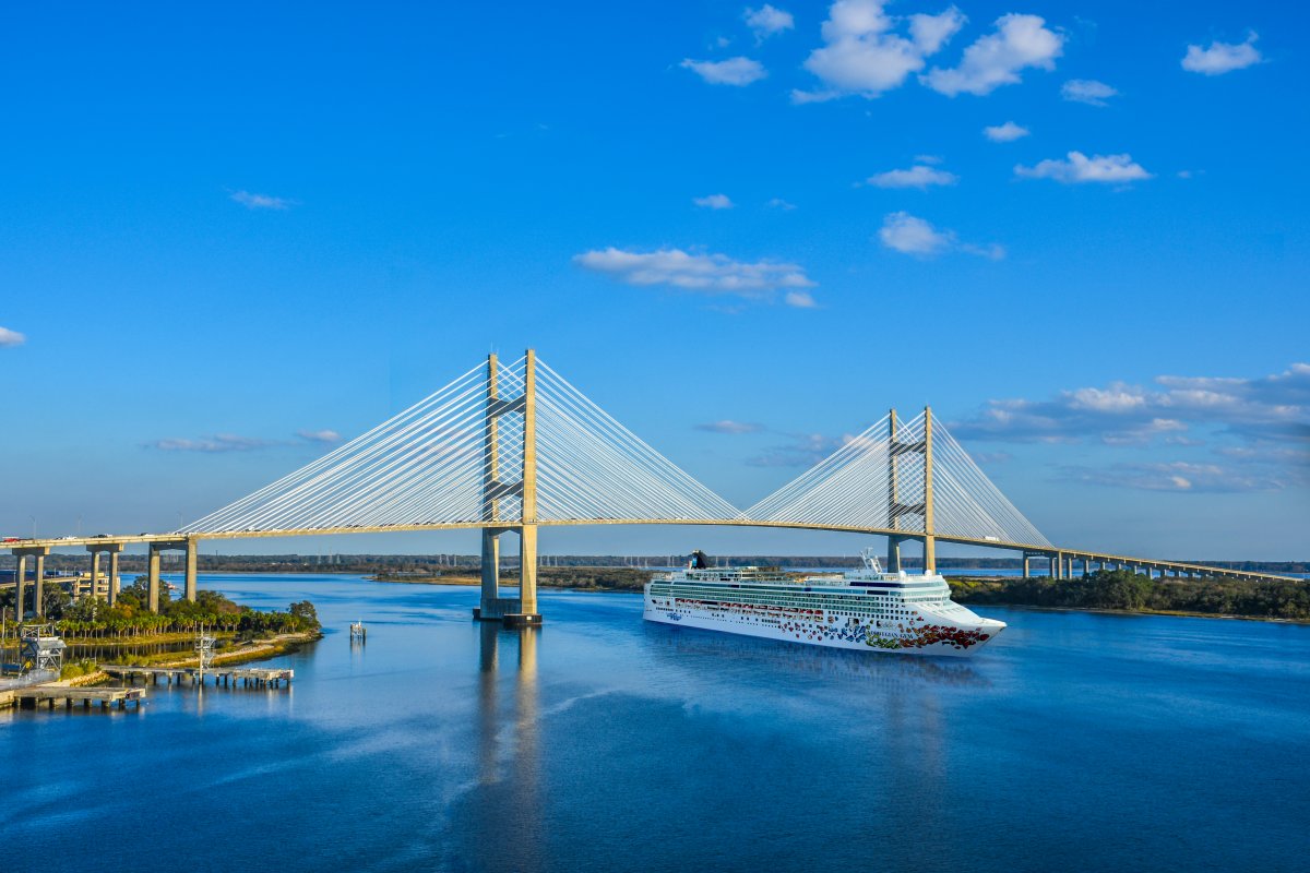 [Norwegian Gem oferecerá cruzeiros saindo de Jacksonville, Flórida, a partir de Novembro de 2025! ]